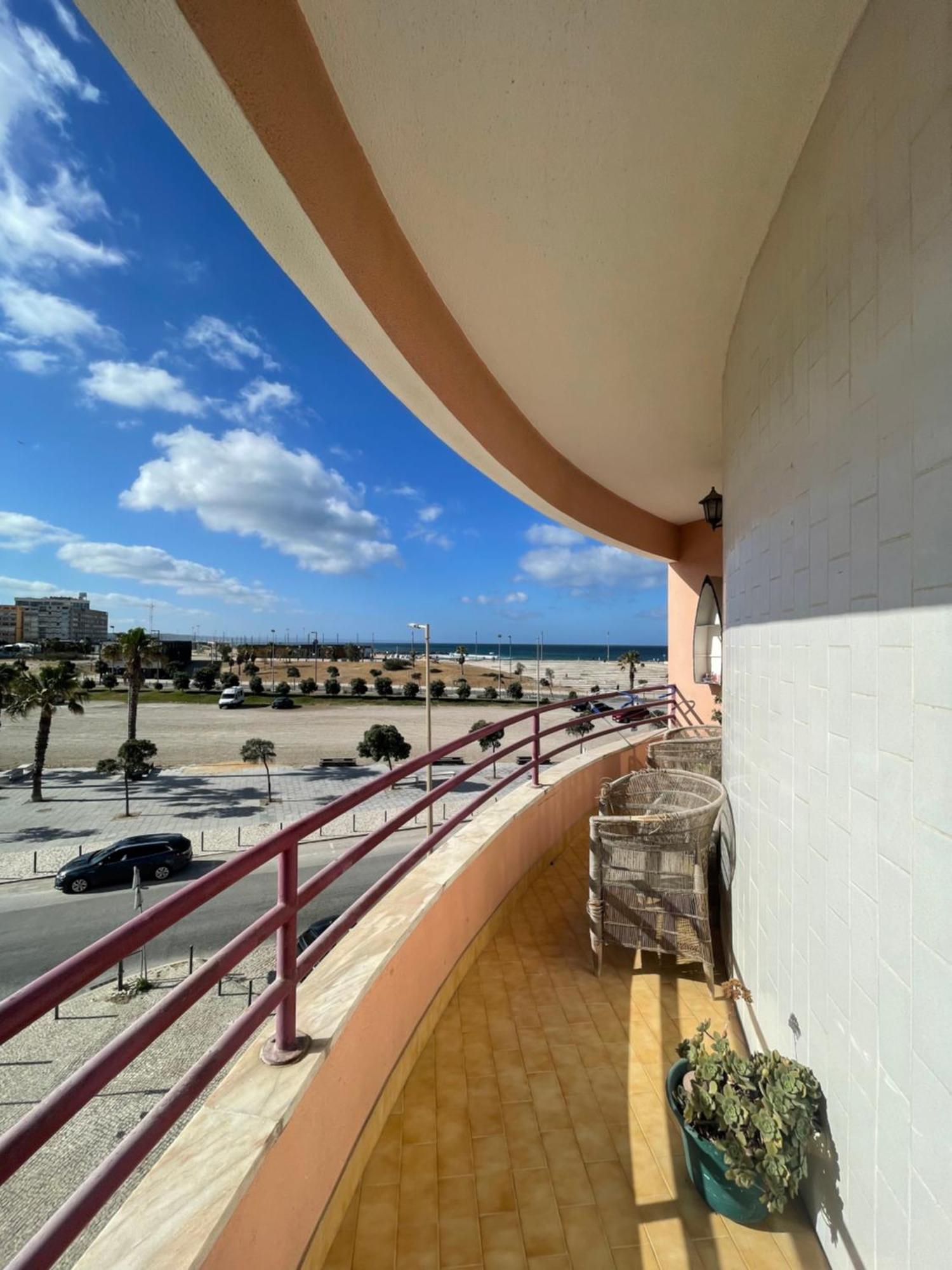 Apartamento Vista Praia E Mar- Costa Da Caparica Apartment Екстериор снимка